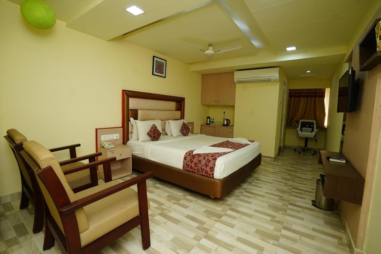 Hotel Sk Riverfront Vijayawāda Екстериор снимка