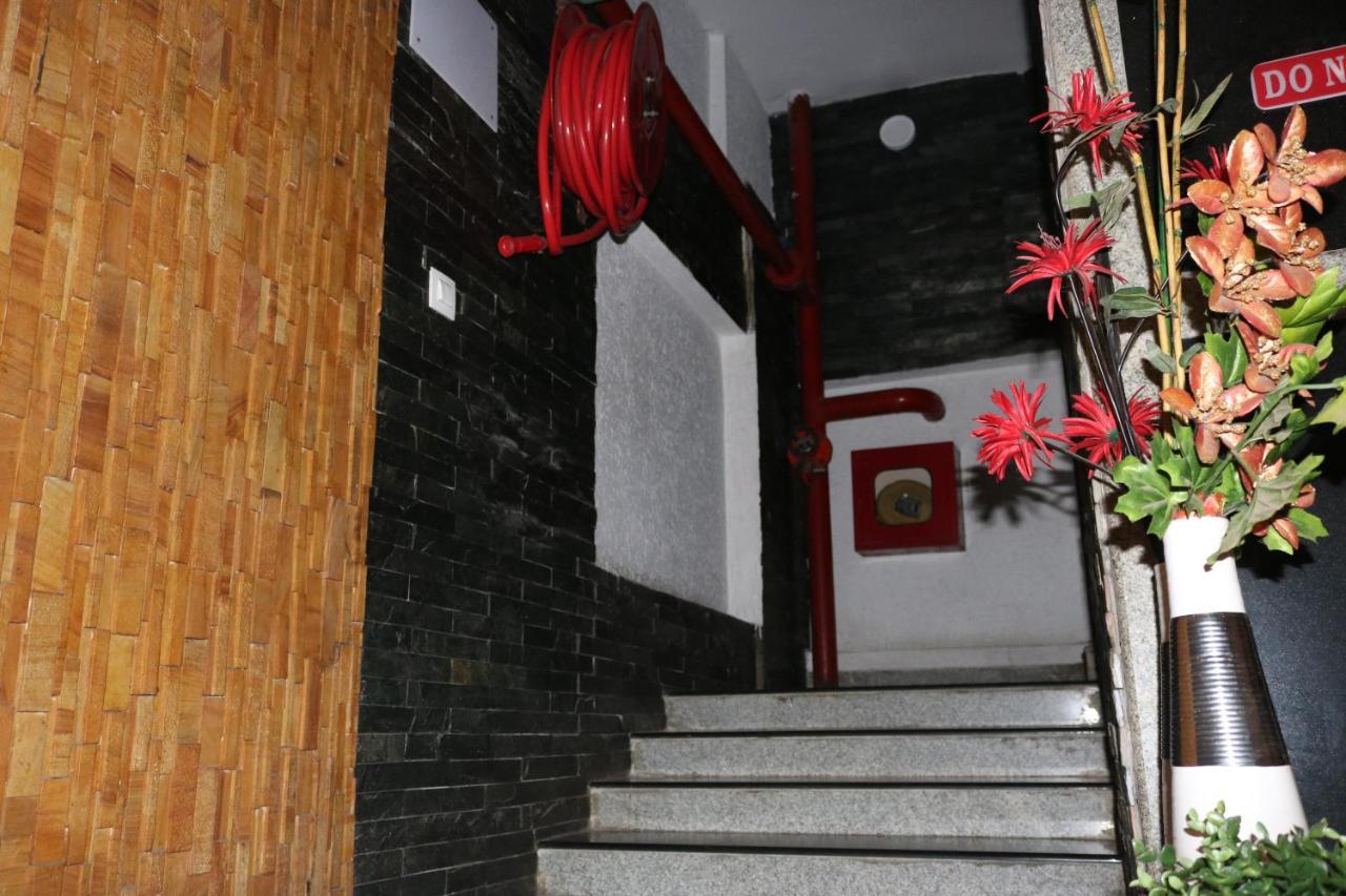 Hotel Sk Riverfront Vijayawāda Екстериор снимка